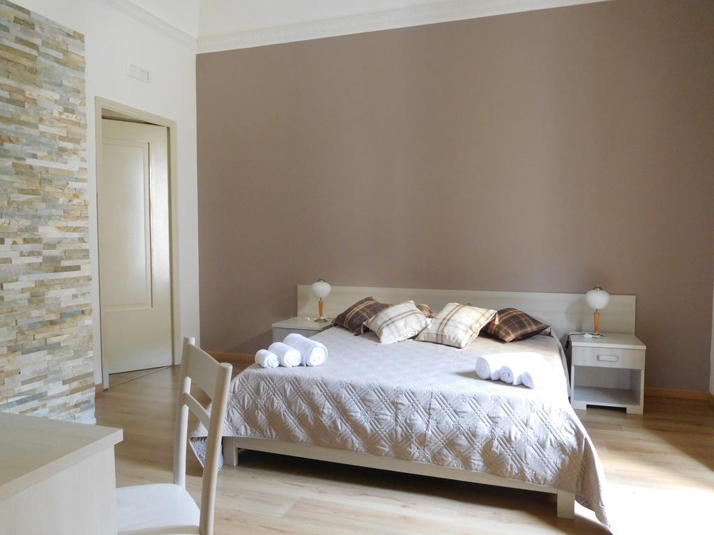 Bed and Breakfast Papali Catania Habitación foto